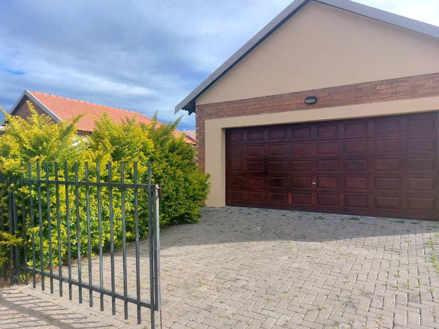 3 Bedroom Property for Sale in Waterkloof Hill Estate North West